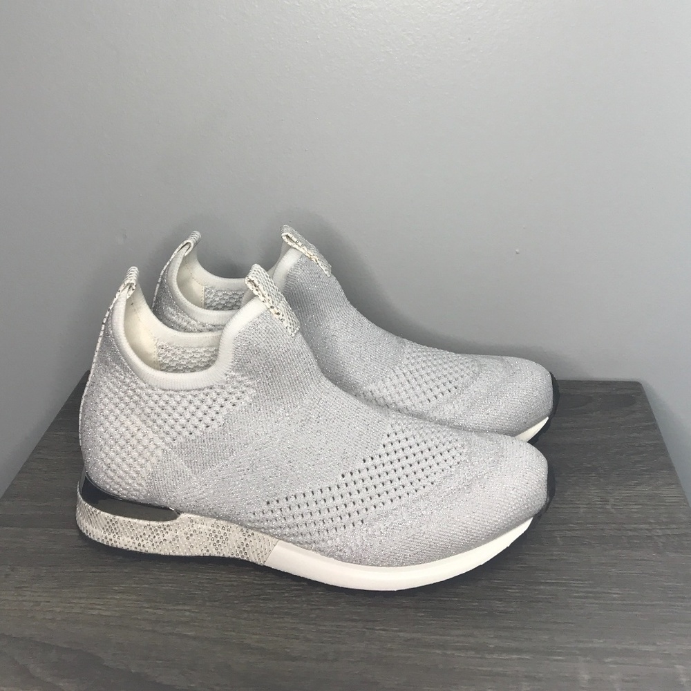 Urban sports sneakers by J/slides (white) (size 9)